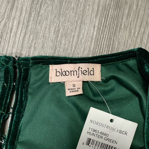 Nordstrom Green Square Neck Velvet Long Sleeve - Picture 5 of 5